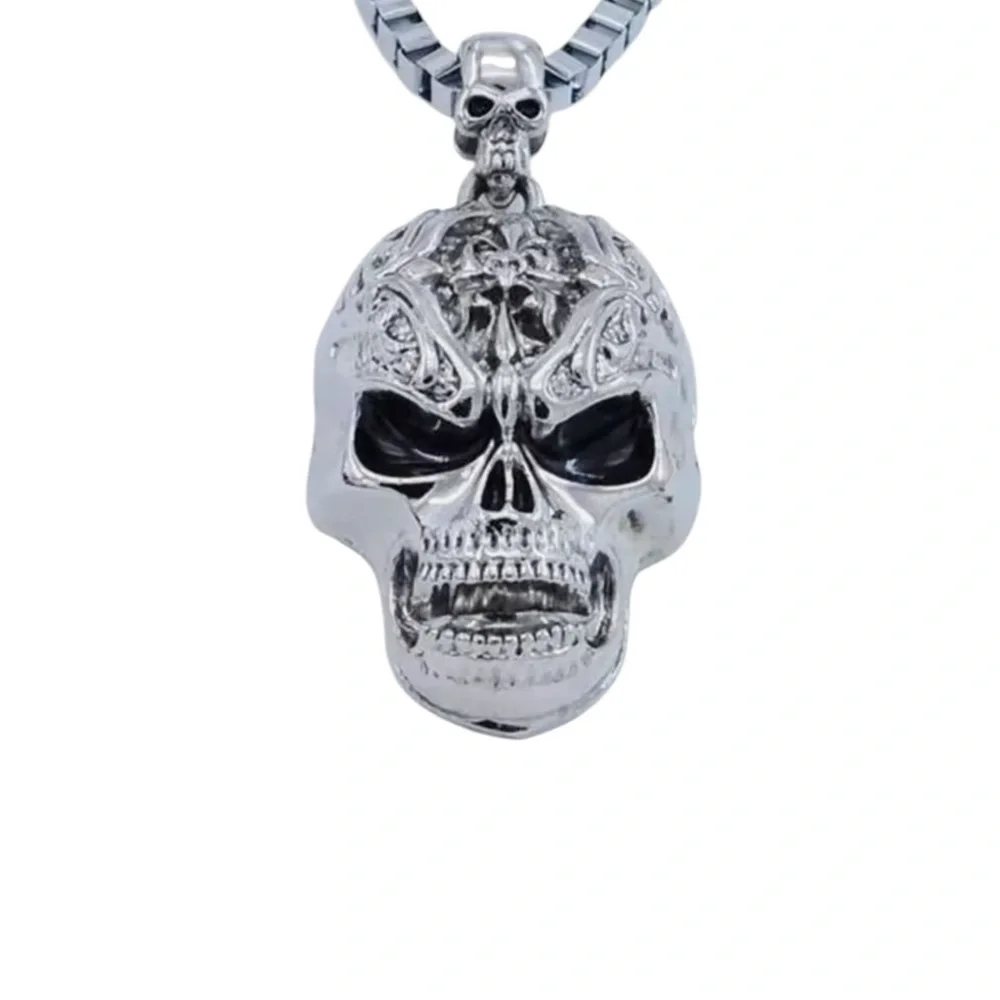 Silver‎ Skull Pendant Necklace